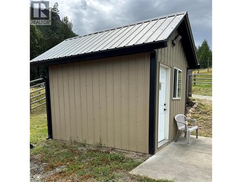 184 Monks Road, Grindrod, BC 