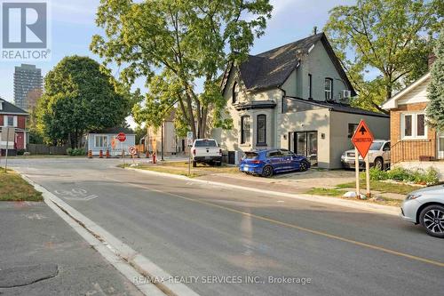 127 Queen Street W, Brampton, ON 