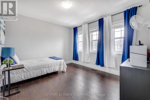3873 Brinwood Gate, Mississauga, ON - Indoor Photo Showing Bedroom