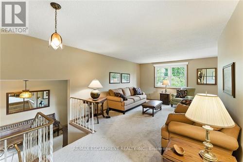 2682 Jerseyville Road W, Hamilton, ON - Indoor Photo Showing Living Room