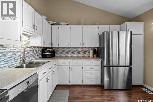 178 Neatby Crescent, Saskatoon, SK - Indoor Photo Showing Kitchen With Double Sink