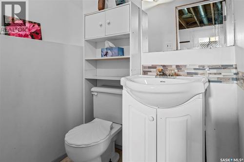 178 Neatby Crescent, Saskatoon, SK - Indoor Photo Showing Bathroom