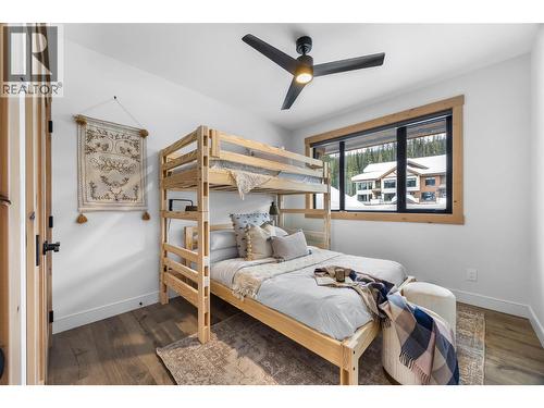 7005 Mcgillivray Lake Drive Unit# 15, Sun Peaks, BC - Indoor Photo Showing Bedroom