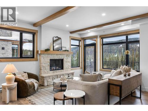 7005 Mcgillivray Lake Drive Unit# 15, Sun Peaks, BC - Indoor Photo Showing Living Room With Fireplace