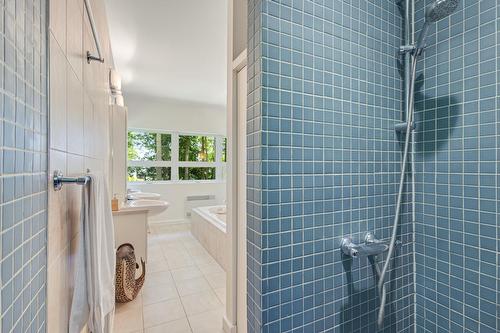 Salle de bains attenante à la CCP - 251 Ch. De Bondville, Lac-Brome, QC - Indoor Photo Showing Bathroom