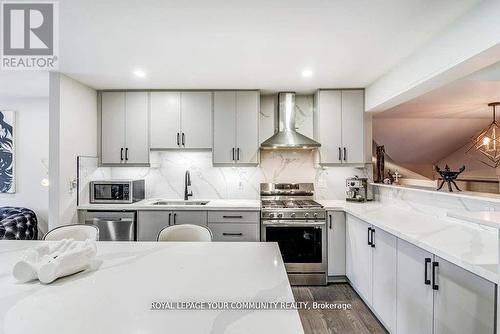 768 Grace Street, Newmarket, ON - Indoor Photo Showing Kitchen With Upgraded Kitchen