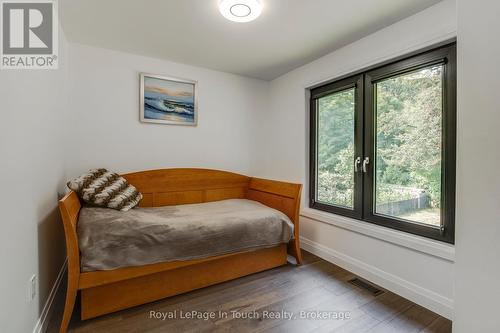 26 Glen Cedar Drive, Tiny, ON - Indoor Photo Showing Bedroom