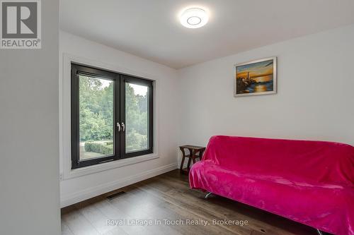 26 Glen Cedar Drive, Tiny, ON - Indoor Photo Showing Other Room