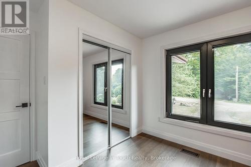 26 Glen Cedar Drive, Tiny, ON - Indoor Photo Showing Other Room