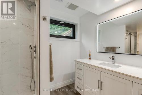 26 Glen Cedar Drive, Tiny, ON - Indoor Photo Showing Bathroom