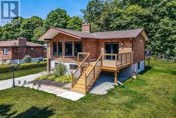 26 GLEN CEDAR DRIVE Tiny, ON L9M 0H8