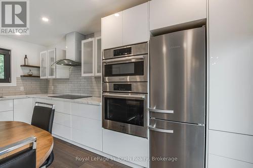 26 Glen Cedar Drive, Tiny, ON - Indoor Photo Showing Kitchen With Upgraded Kitchen