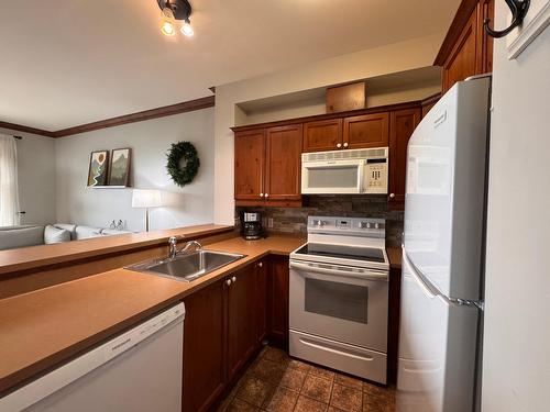 Cuisine - 4-186 Rue Du Mont-Plaisant, Mont-Tremblant, QC - Indoor Photo Showing Kitchen