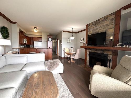 Salon - 4-186 Rue Du Mont-Plaisant, Mont-Tremblant, QC - Indoor Photo Showing Living Room With Fireplace