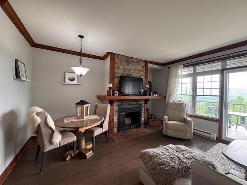 Salon - 4-186 Rue Du Mont-Plaisant, Mont-Tremblant, QC - Indoor Photo Showing Other Room With Fireplace