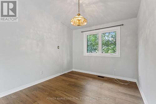 935 Goren Avenue, Ottawa, ON - Indoor Photo Showing Other Room