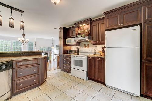Kitchen - 159 Ch. Scott, Gore, QC - Indoor Photo Showing Kitchen