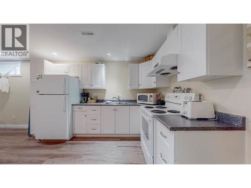 Suite - 20 Finch Crescent, Osoyoos, BC - Indoor Photo Showing Kitchen With Double Sink