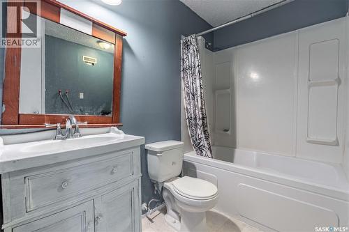 208 Lorne Street, Cupar, SK - Indoor Photo Showing Bathroom