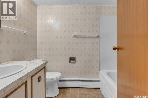 208 Lorne Street, Cupar, SK - Indoor Photo Showing Bathroom