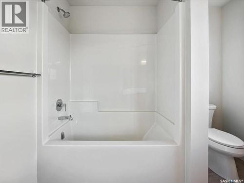 107 Katz Avenue, Saskatoon, SK - Indoor Photo Showing Bathroom