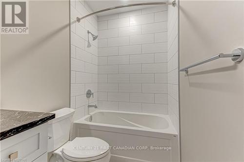 811 - 480 Callaway Road, London North (North R), ON - Indoor Photo Showing Bathroom