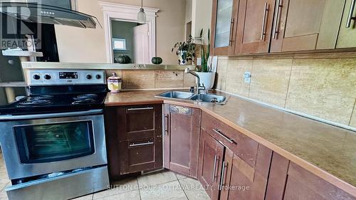 139 Eccles Street, Ottawa, ON - Indoor Photo Showing Kitchen With Double Sink