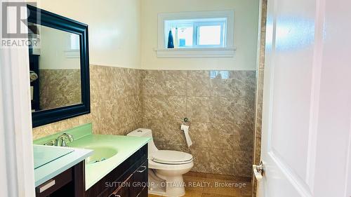 139 Eccles Street, Ottawa, ON - Indoor Photo Showing Bathroom