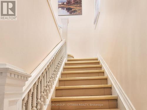 Inside entrance to upstairs unit - 139 Eccles Street, Ottawa, ON - Indoor Photo Showing Other Room