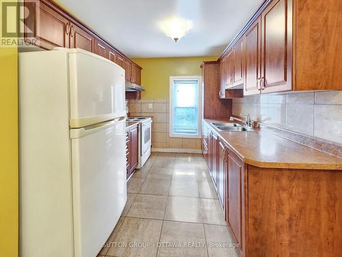 139 Eccles Street, Ottawa, ON - Indoor Photo Showing Kitchen With Double Sink