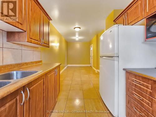 139 Eccles Street, Ottawa, ON - Indoor Photo Showing Kitchen