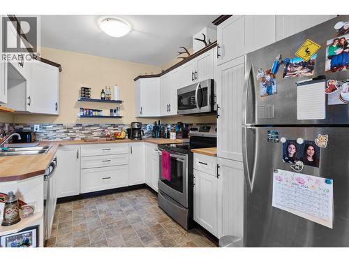 7629 Barnhartvale Road, Kamloops, BC - Indoor Photo Showing Kitchen