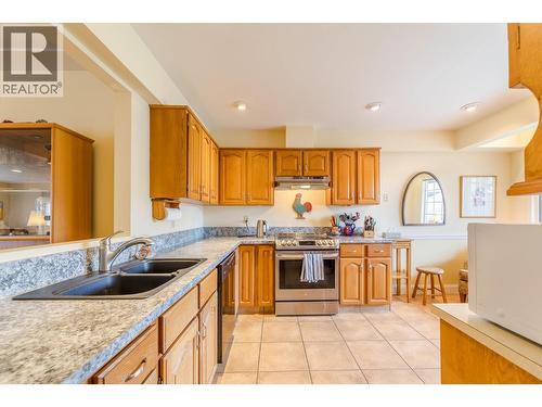 144 Sumac Ridge Drive Unit# 14, Summerland, BC - Indoor Photo Showing Kitchen With Double Sink
