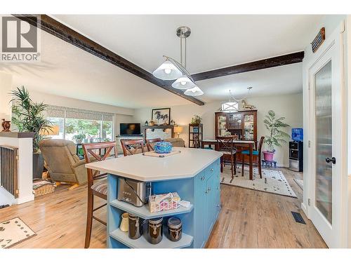 1205 Irene Road, Kelowna, BC - Indoor