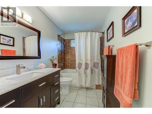 1205 Irene Road, Kelowna, BC - Indoor Photo Showing Bathroom