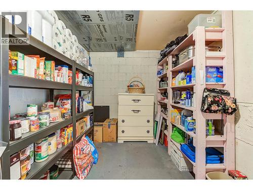 1205 Irene Road, Kelowna, BC - Indoor