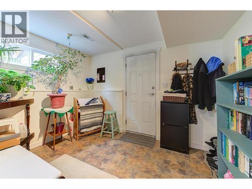 1205 Irene Road, Kelowna, BC - Indoor