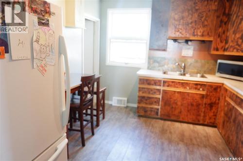 305 1St Street E, Mossbank, SK - Indoor Photo Showing Kitchen