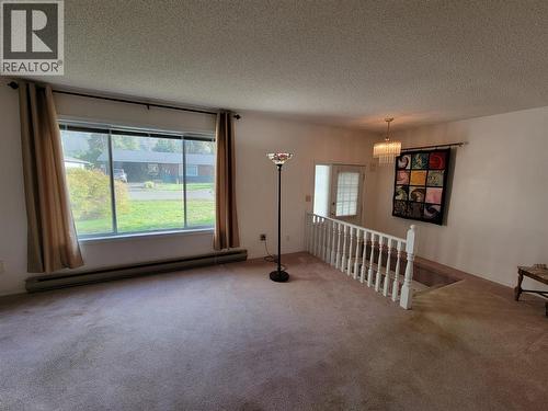 604 11Th Avenue, Keremeos, BC - Indoor Photo Showing Other Room