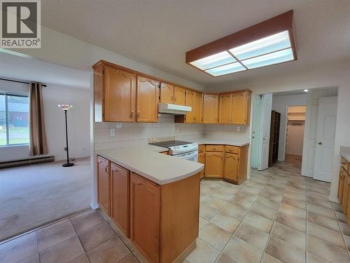 604 11Th Avenue, Keremeos, BC - Indoor Photo Showing Kitchen