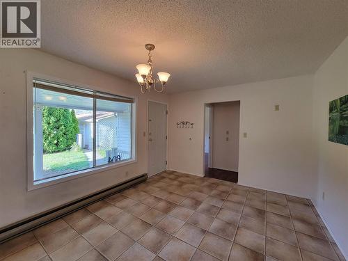 604 11Th Avenue, Keremeos, BC - Indoor Photo Showing Other Room