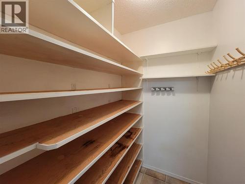 604 11Th Avenue, Keremeos, BC - Indoor With Storage