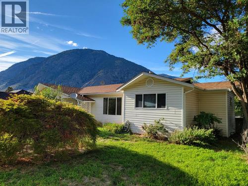 604 11Th Avenue, Keremeos, BC - Outdoor