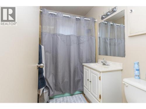 1120 Shuswap Street Se, Salmon Arm, BC - Indoor Photo Showing Bedroom