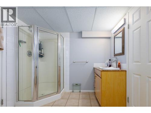 1215 12Th Street S, Cranbrook, BC - Indoor Photo Showing Bathroom