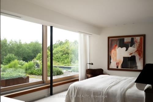 5211 Tenth Line, Erin, ON - Indoor Photo Showing Bedroom