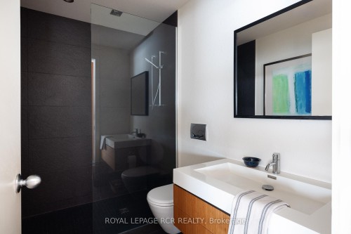 5211 Tenth Line, Erin, ON - Indoor Photo Showing Bathroom