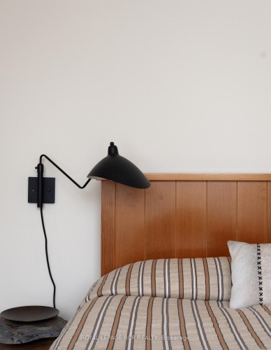 5211 Tenth Line, Erin, ON - Indoor Photo Showing Bedroom