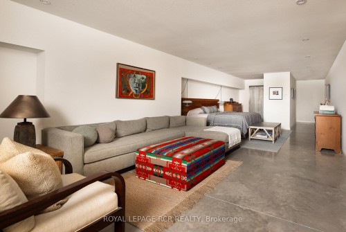 5211 Tenth Line, Erin, ON - Indoor Photo Showing Living Room