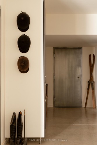 5211 Tenth Line, Erin, ON - Indoor Photo Showing Other Room